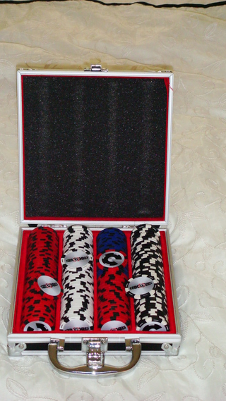 Illustration for article titled Funde Razor Gift Giveaway Count Down: The First Box